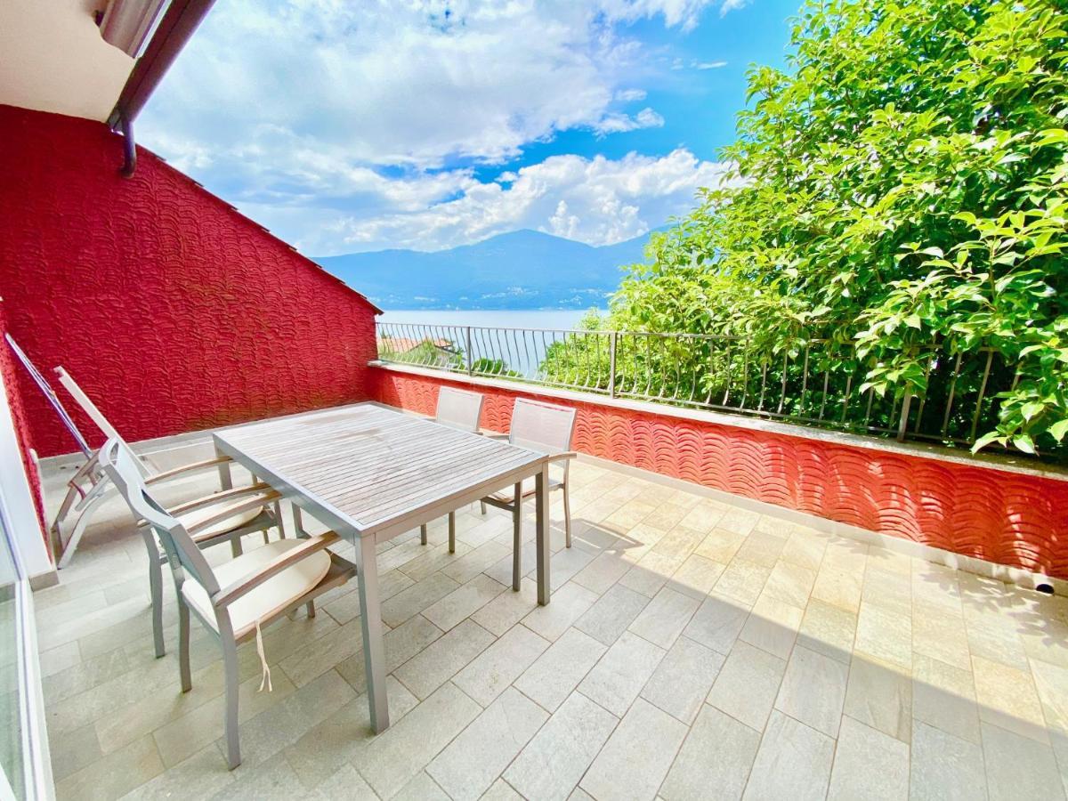 Appartamento Buresso Porto Valtravaglia Exteriör bild